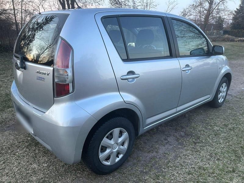 Gebraucht Subaru Justy 69 PS (50 kW) 2008 Silber Kleinwagen