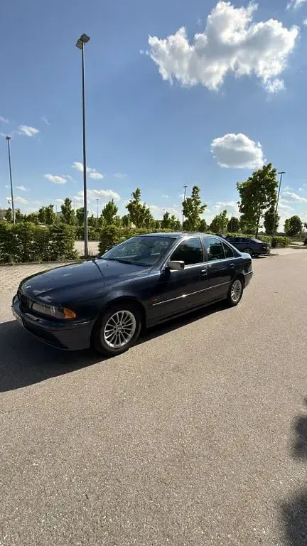 Second-hand BMW 525 Lifestyle 163 CP (119 kW) 2001 Negru Berlinǎ