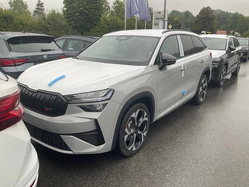 Stahl grau Neu 2025 Skoda Kodiaq RS SUV | 54.495 € (Fairer Preis) - Bild 1/3