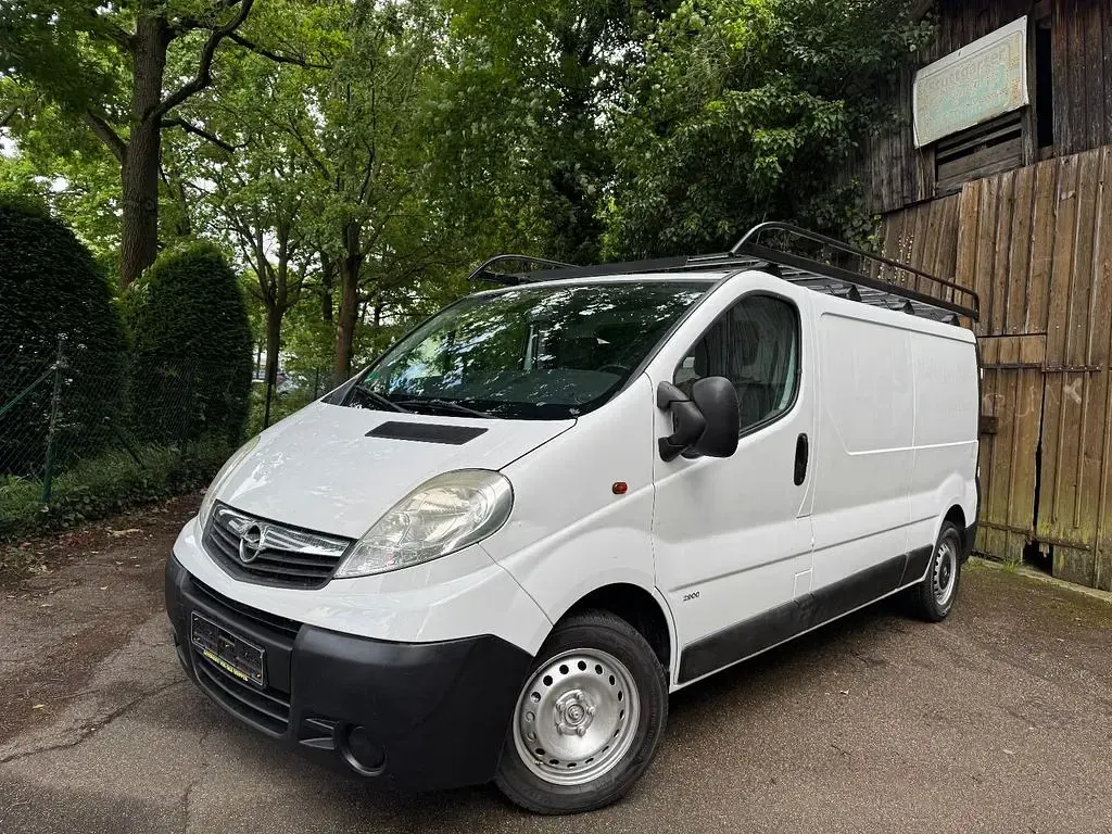 Używany Opel Vivaro 114 KM (83 kW) 2006 Biały Minivan