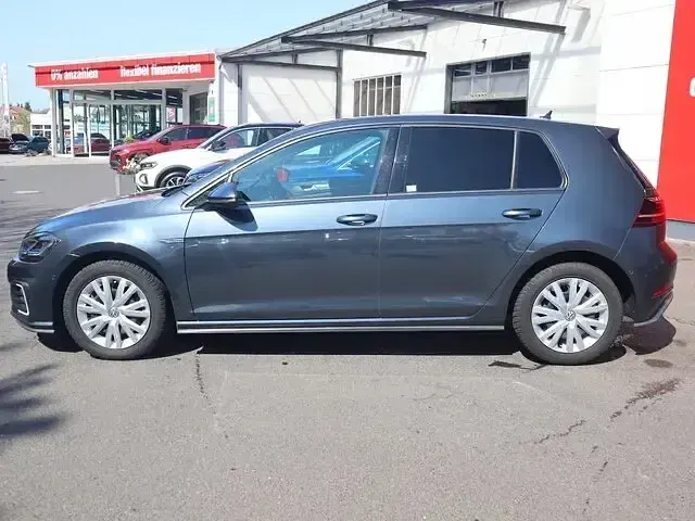 Gebraucht VW Golf VII GTE 204 PS (150 kW) 2019 Blau Limousine