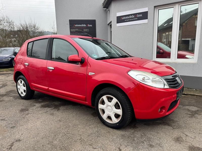 Rot Gebraucht 2010 Dacia Sandero Kleinwagen | 3.890 € (Teuer) - Bild 1/4