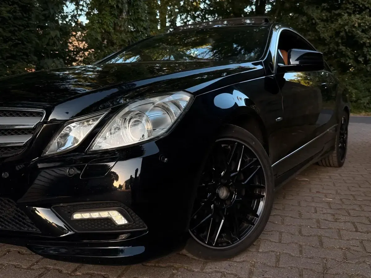 Gebraucht Mercedes E250 AMG 204 PS (150 kW) 2009 Schwarz Coupé