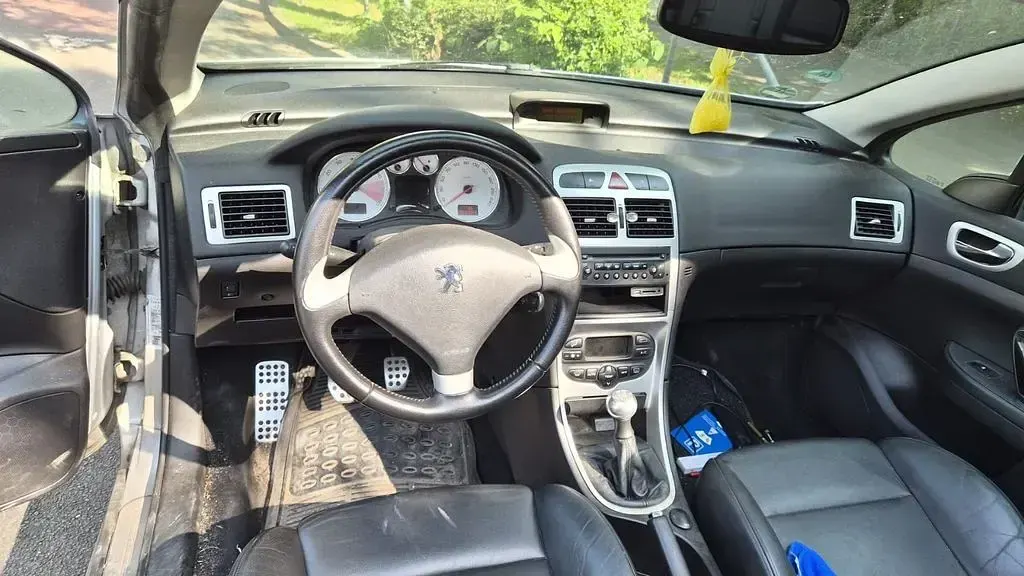 Gebraucht Peugeot 307 CC Tendance 136 PS (100 kW) 2005 Silber Cabrio