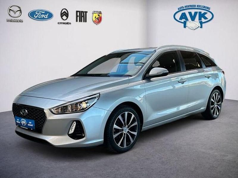 Gebraucht Hyundai i30 Premium 140 PS (102 kW) 2018 Silber Kombi