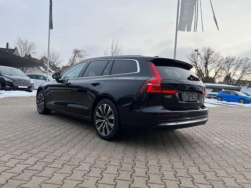 Gebraucht Volvo V60 Plus 455 PS (334 kW) 2022 Onyx black / metallic Kombi