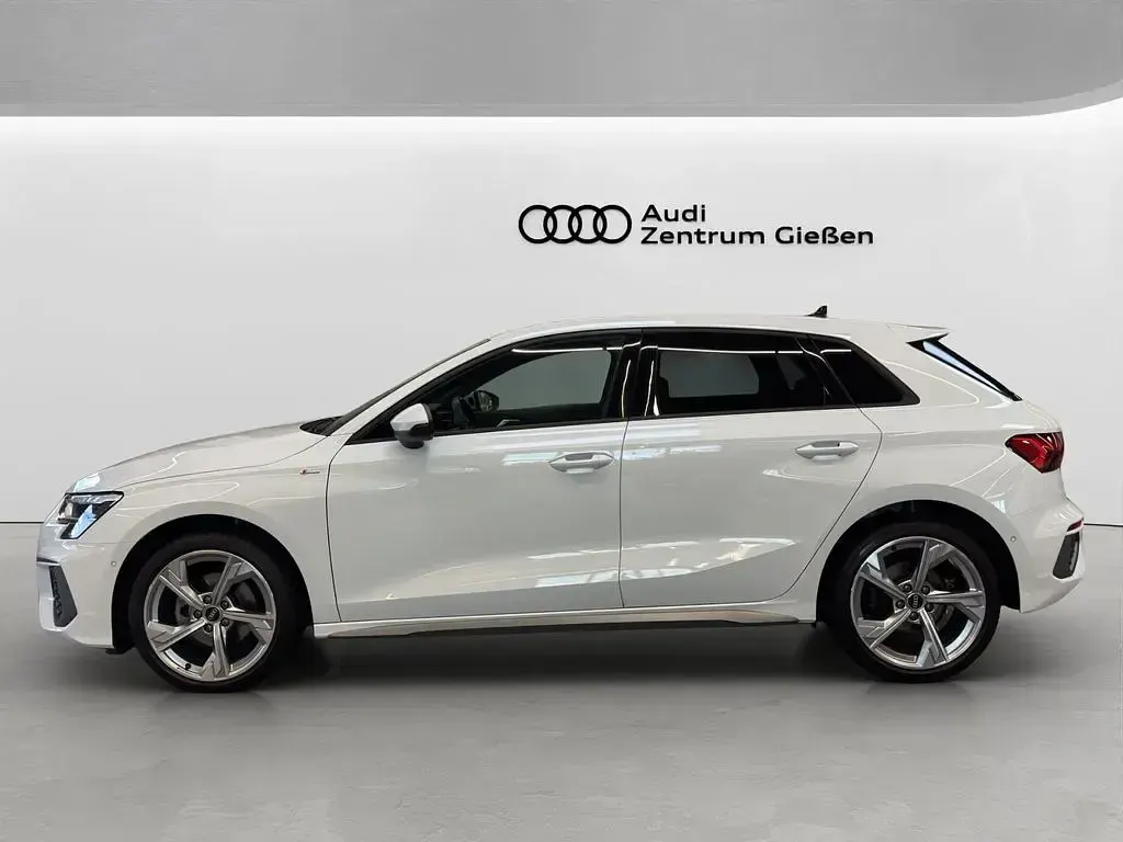 Gebraucht Audi A3 S-Line 150 PS (110 kW) 2022 Weiß Limousine