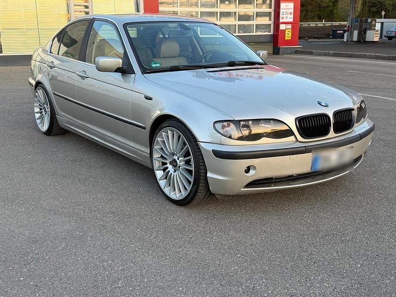 Second-hand BMW 325 191 CP (140 kW) 2004 Auriu Berlinǎ