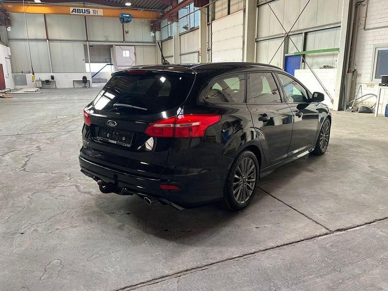 Gebraucht Ford Focus ST-Line 150 PS (110 kW) 2018 Schwarz Limousine