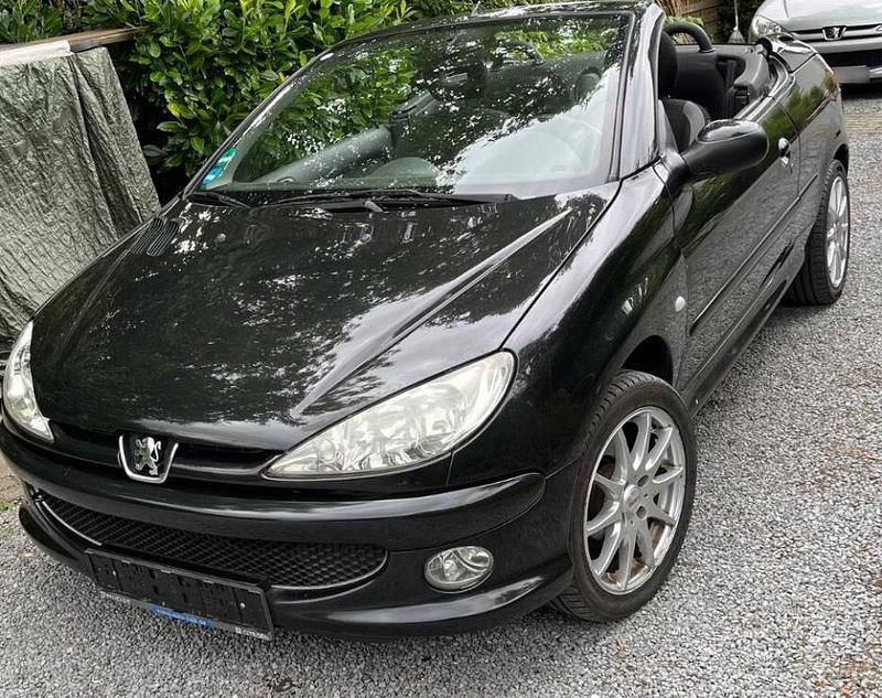 Gebraucht Peugeot 206 109 PS (80 kW) 2003 Schwarz Cabrio