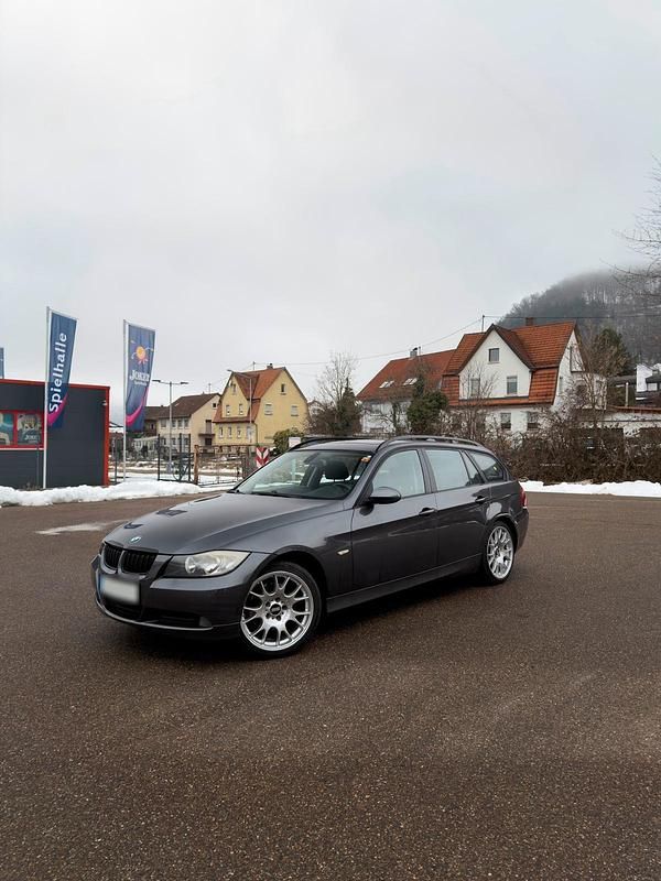 Gebraucht BMW 320 170 PS (125 kW) 2007 Grau Kombi