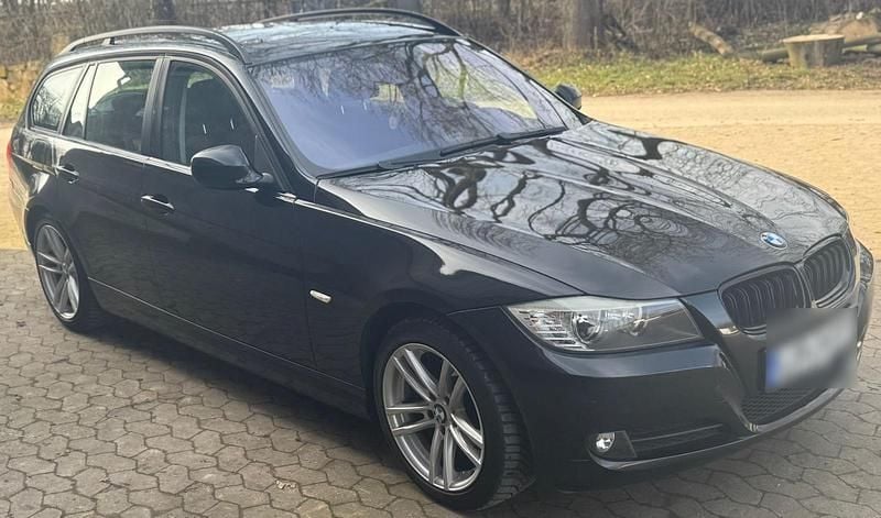 Gebraucht BMW 320 170 PS (125 kW) 2009 Schwarz Kombi
