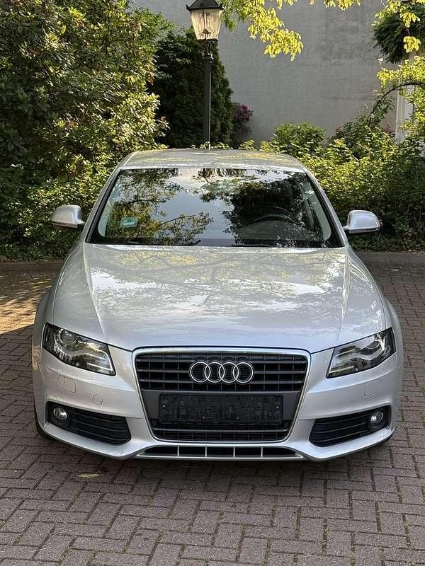 Grau Gebraucht 2008 Audi A4 Ambiente Limousine | 7.000 € (Etwas zu teuer) - Bild 1/4