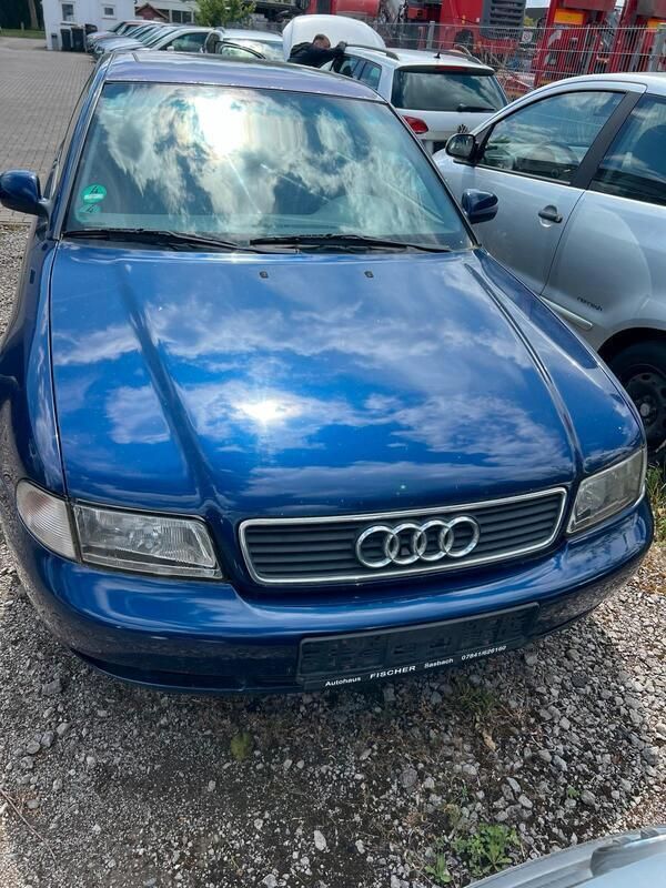 Blau Gebraucht 1998 Audi A4 Limousine | 500 € (Superpreis) - Bild 1/4