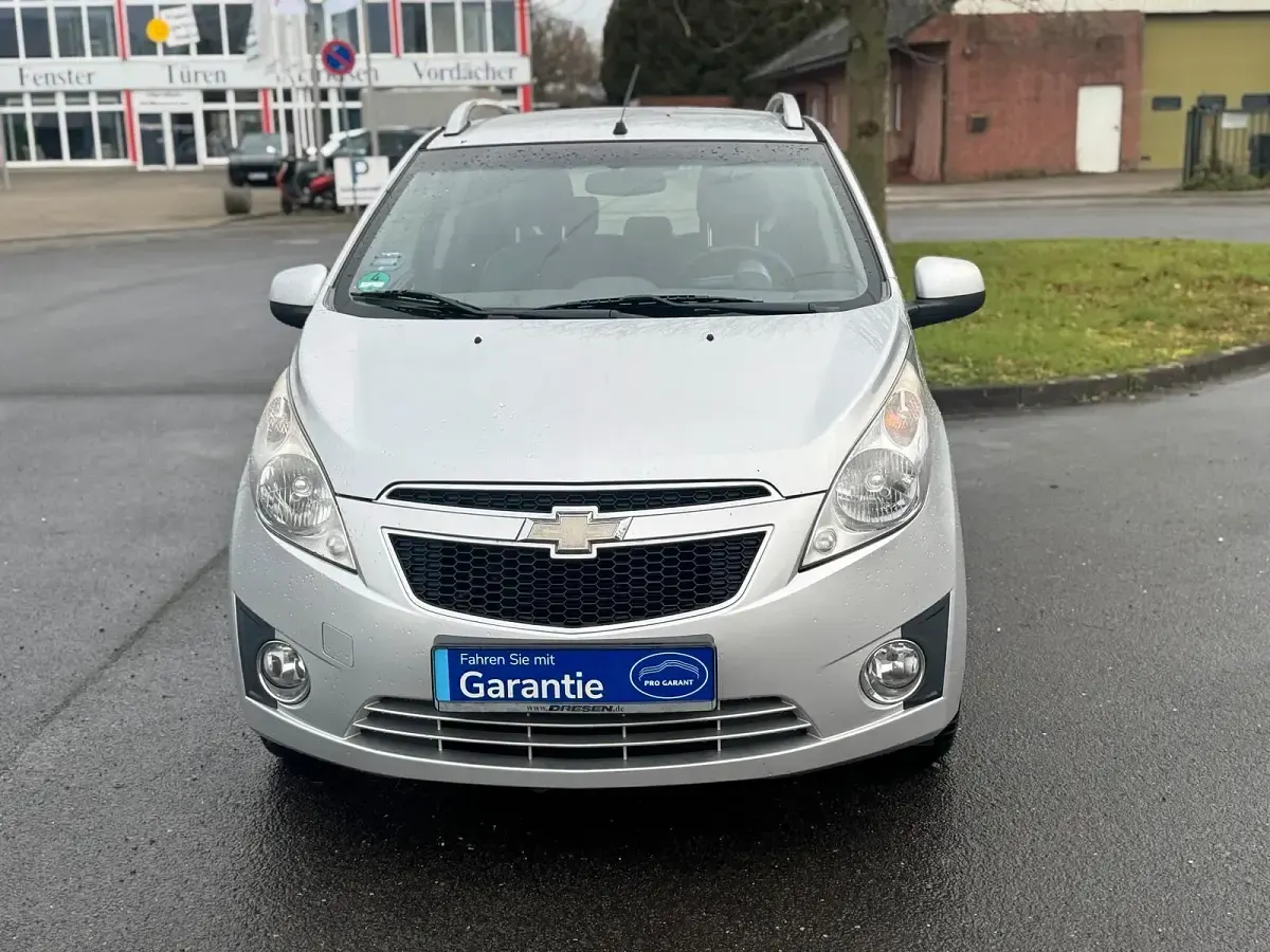 Używany Chevrolet Spark 82 KM (60 kW) 2012 Srebrny Hatchback