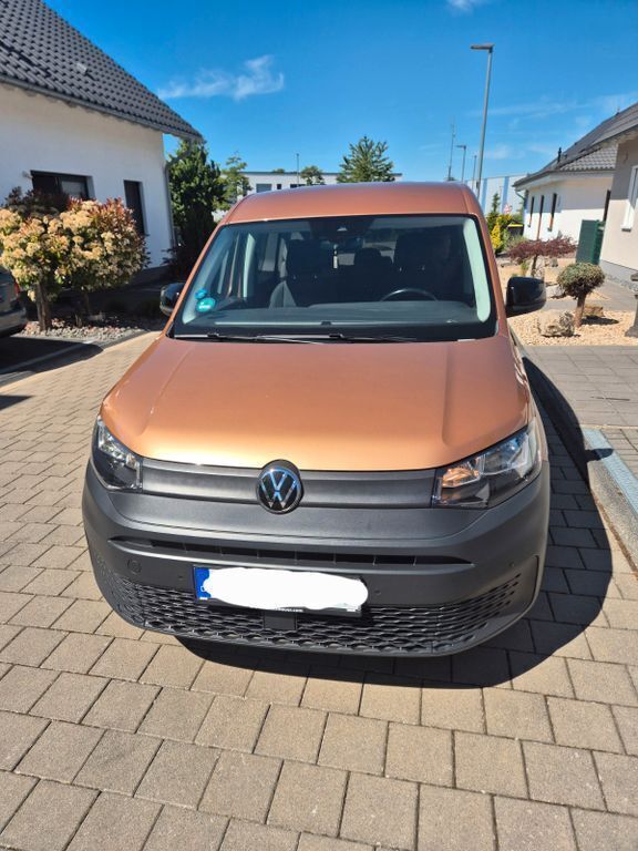 Braun Gebraucht 2021 VW Caddy Trendline Van / Kleinbus | 19.990 € (Teuer) - Bild 1/4