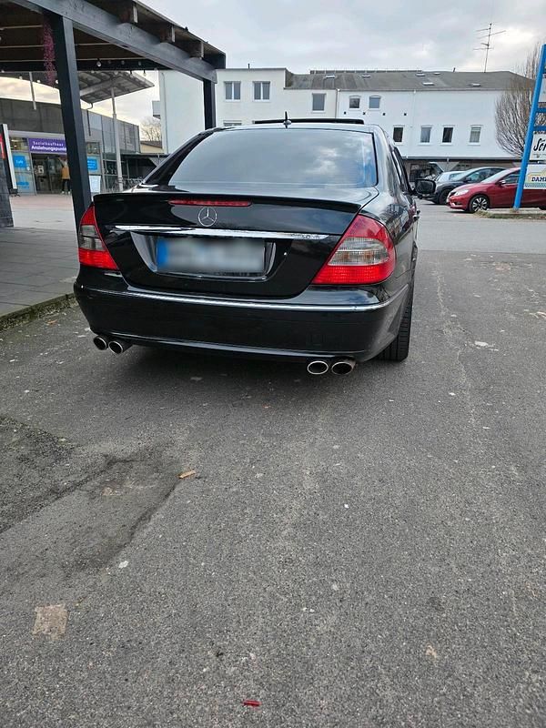 Gebraucht Mercedes E200 184 PS (135 kW) 2007 Limousine