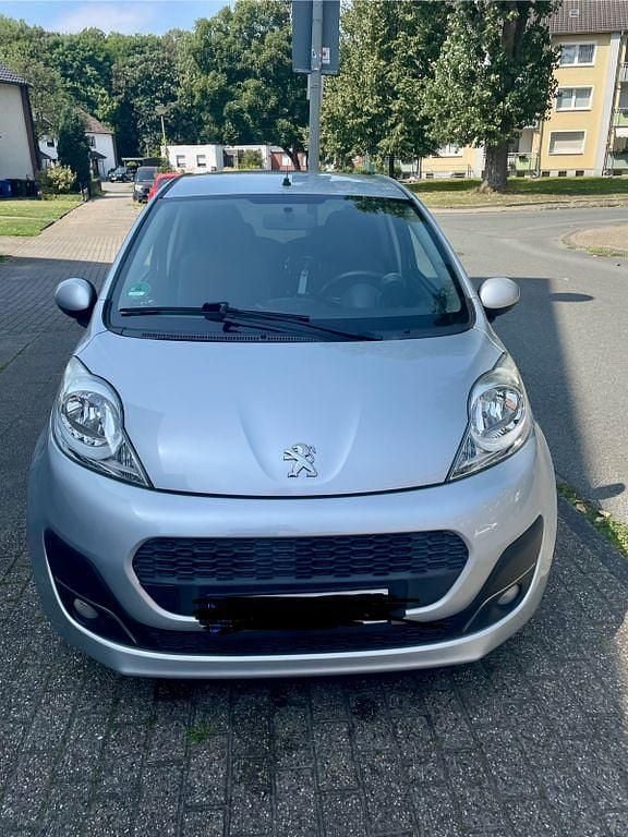 Silber Gebraucht 2013 Peugeot 107 Style Kleinwagen | 5.100 € (Fairer Preis) - Bild 1/4