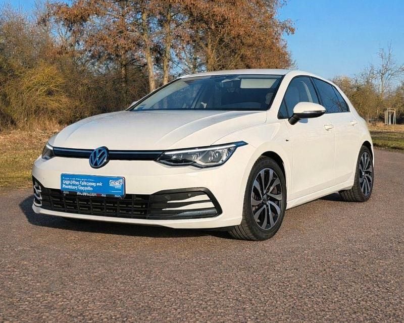 Gebraucht VW Golf VII Active 150 PS (110 kW) 2021 Weiß Kleinwagen