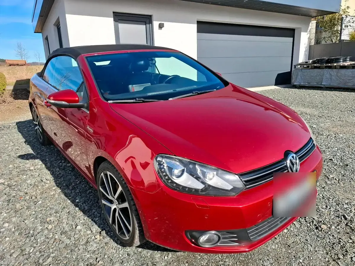 Gebraucht VW Golf Design 105 PS (77 kW) 2011 Rot Cabrio