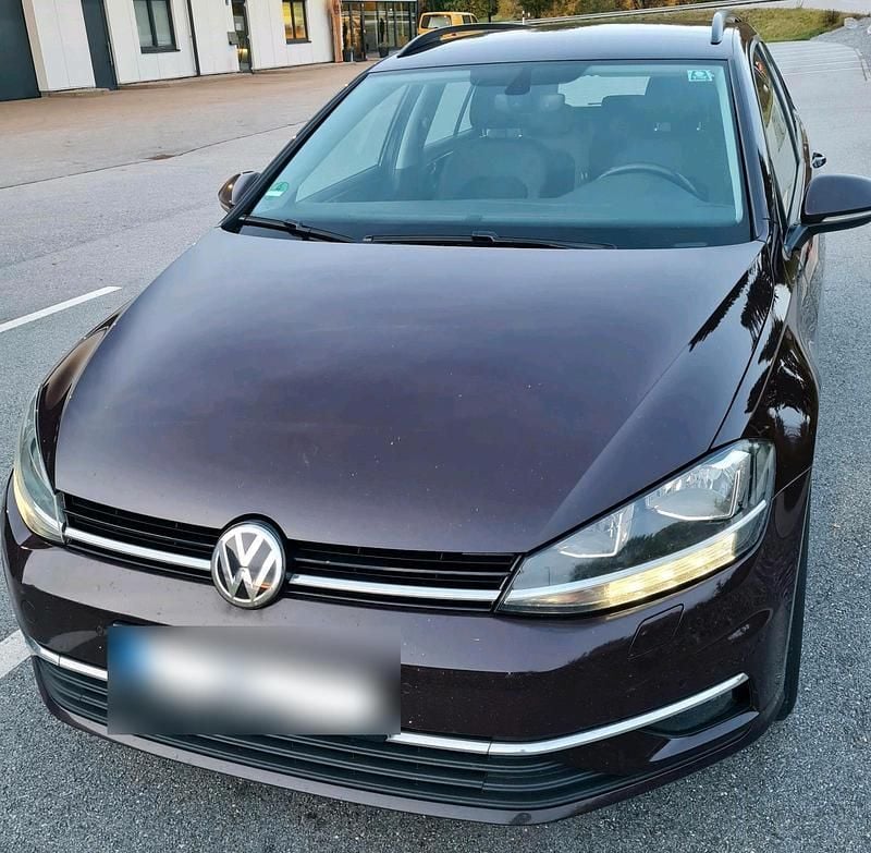 Violet Gebraucht 2017 VW Golf VII Highline Kombi | 11.500 € (Superpreis) - Bild 1/4