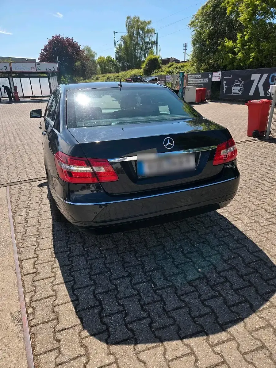 Gebraucht Mercedes E220 170 PS (125 kW) 2009 Schwarz Limousine