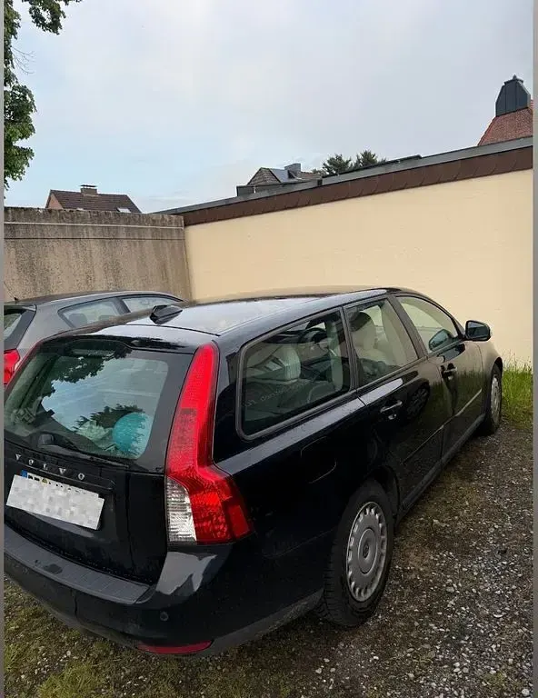 Usado Volvo V50 114 CV (83 kW) 2011 Negro Familiar