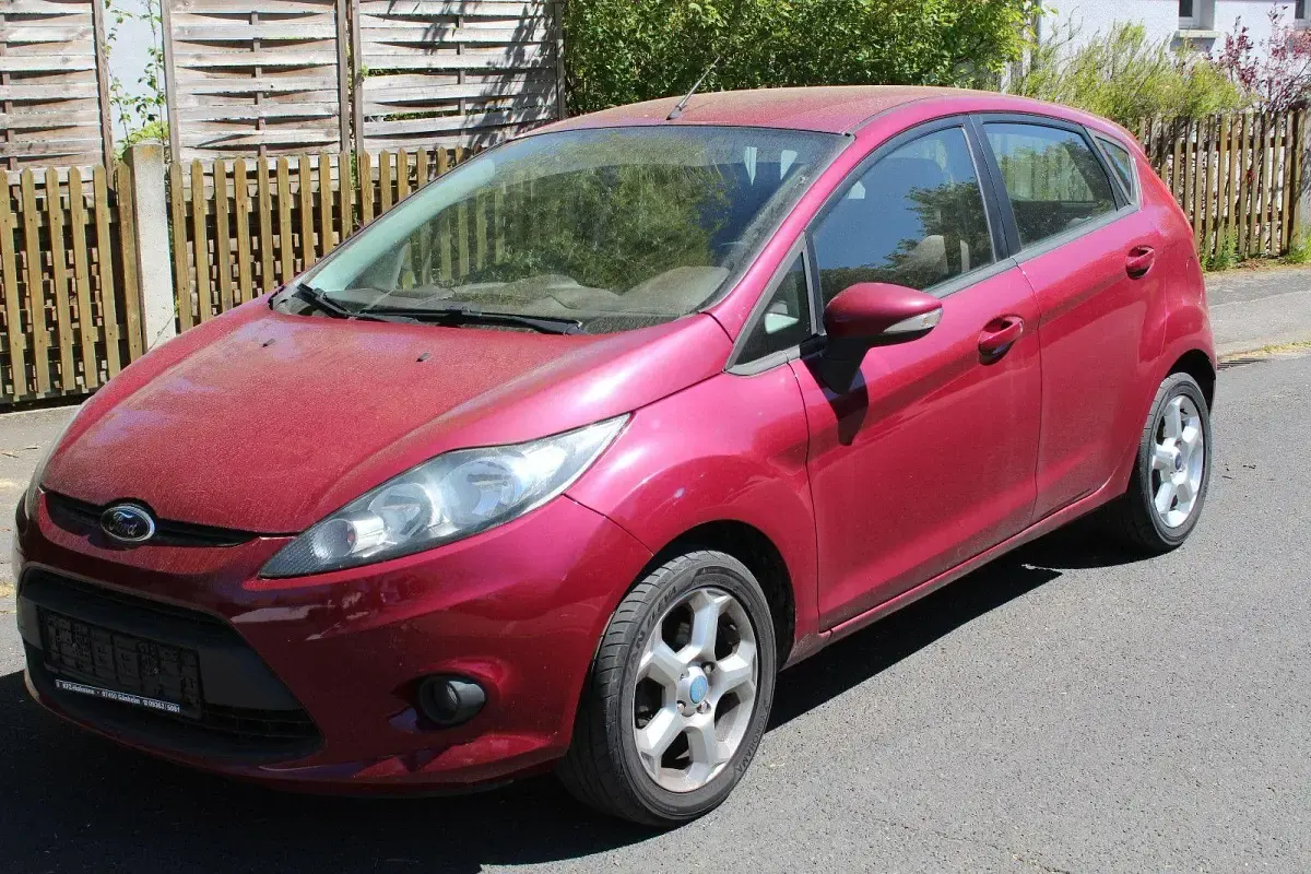 Gebraucht Ford Fiesta Trend 82 PS (60 kW) 2009 Rot Kleinwagen