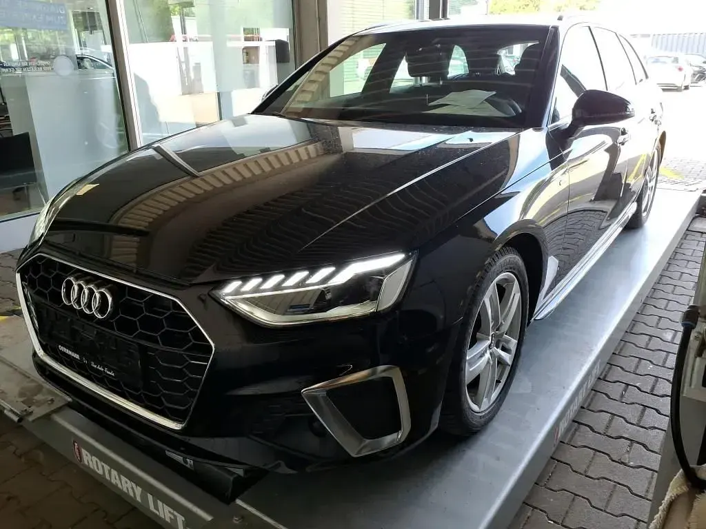 Gebraucht Audi A4 S-Line 150 PS (110 kW) 2023 Mythosschwarz Kombi