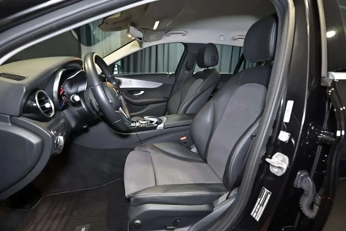Gebraucht Mercedes C180 156 PS (114 kW) 2020 Schwarz Kombi