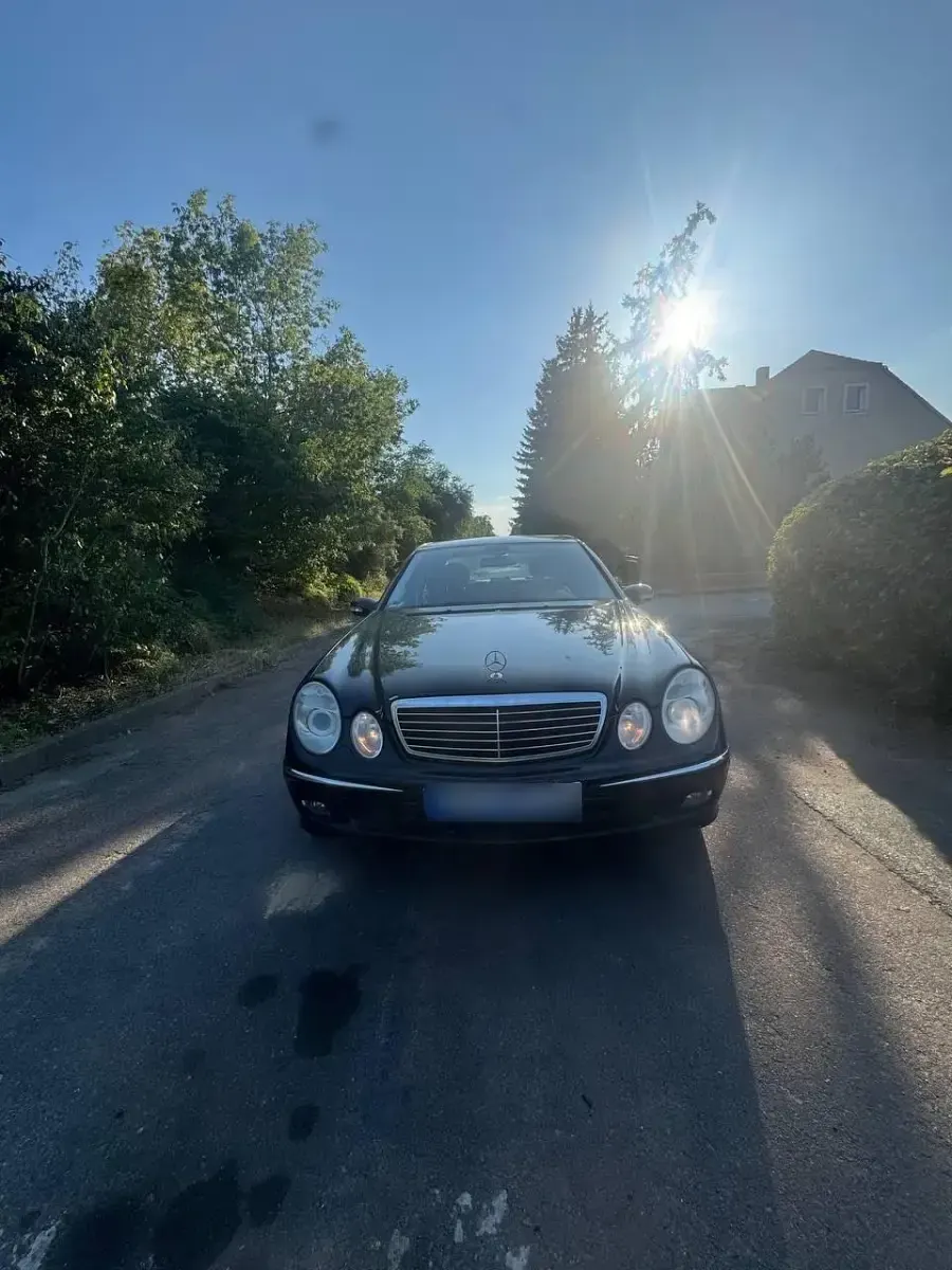 Gebraucht Mercedes E320 224 PS (164 kW) 2007 Schwarz Limousine