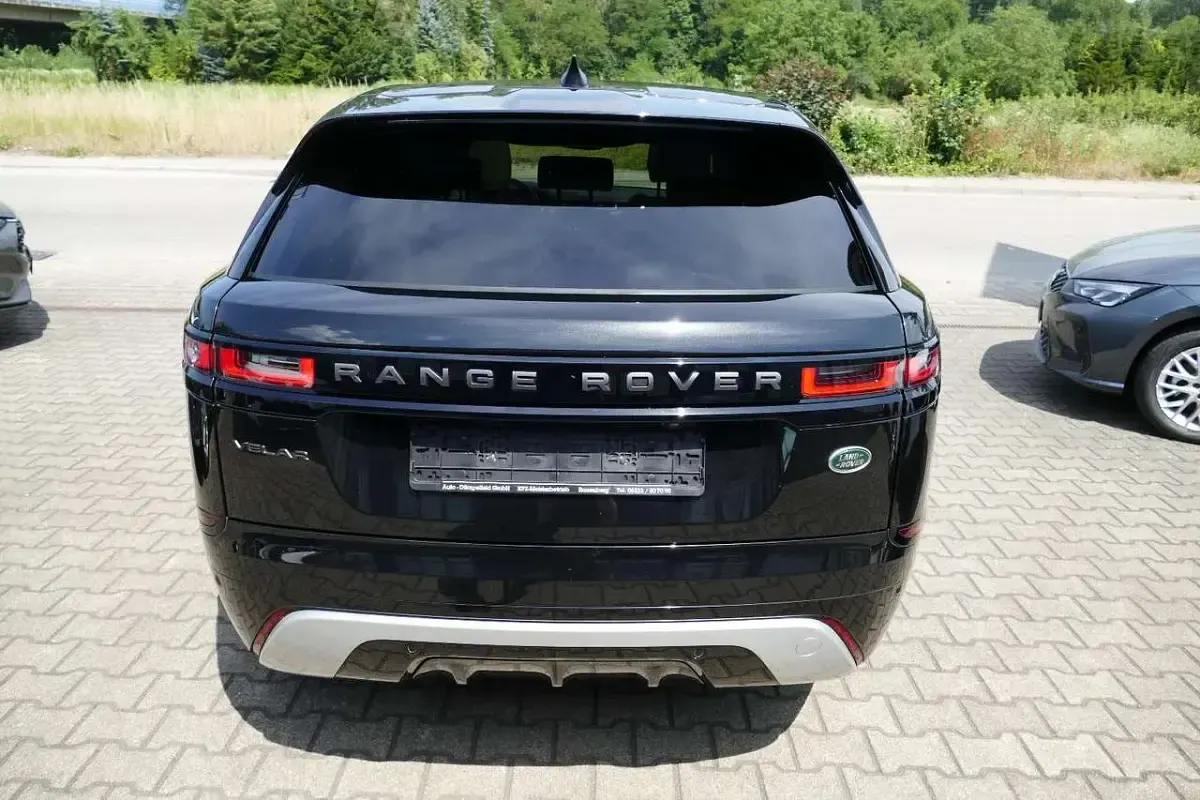 Gebraucht Land Rover Range Rover Velar R-Dynamic 204 PS (150 kW) 2023 Santorini black SUV