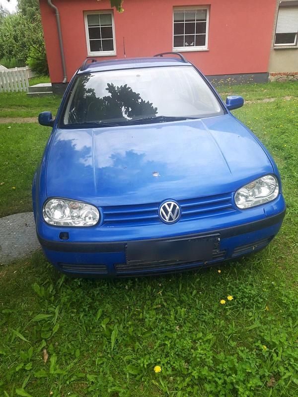 Blau Gebraucht 1999 VW Golf IV Kombi | 250 € (Guter Preis) - Bild 1/4