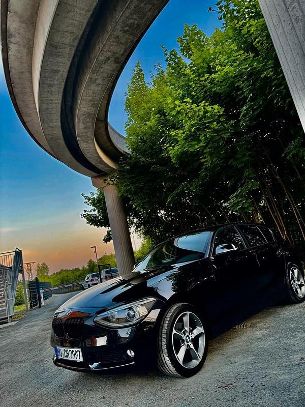 Gebraucht BMW 118 143 PS (105 kW) 2014 Schwarz Kleinwagen