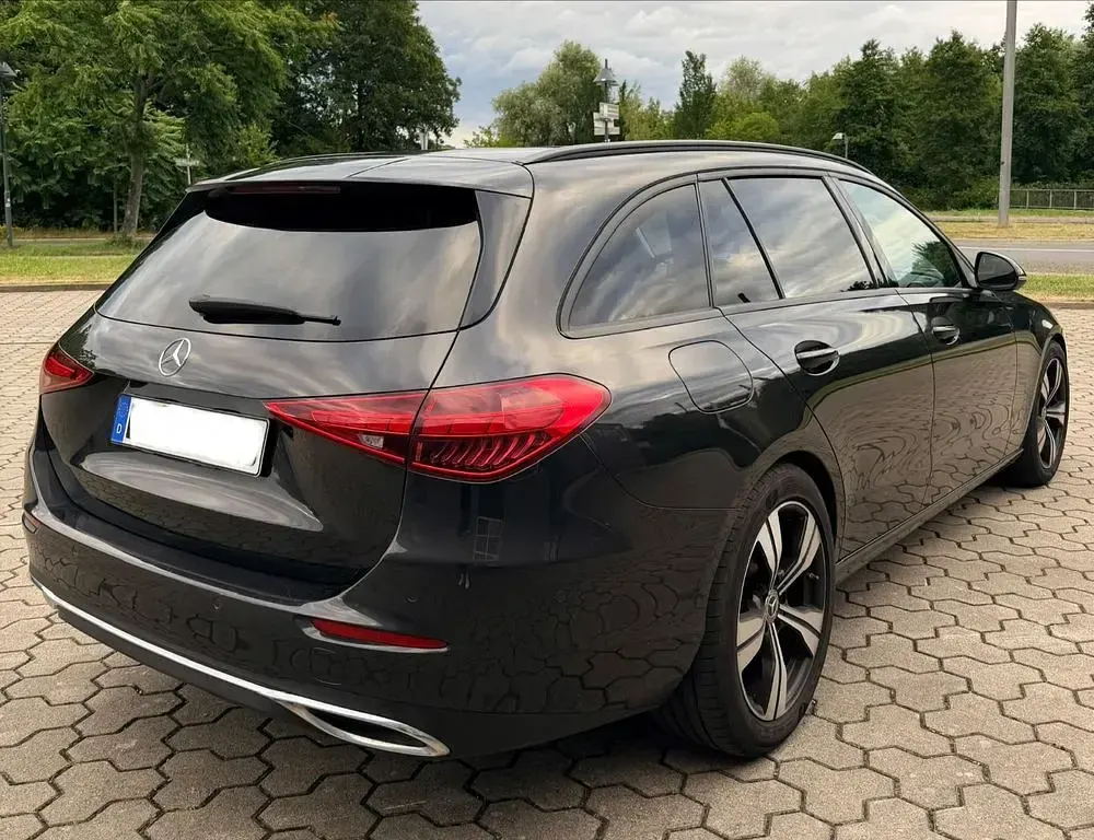 Gebraucht Mercedes GLB200 163 PS (119 kW) 2022 Schwarz SUV