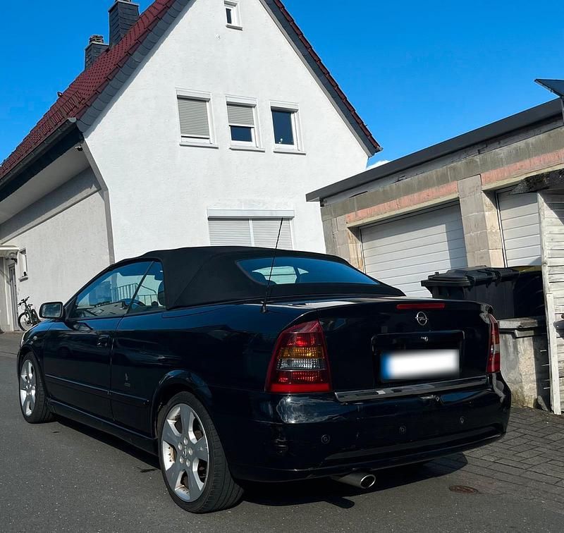 Gebraucht Opel Astra Cabriolet 125 PS (91 kW) 2005 Schwarz Cabrio