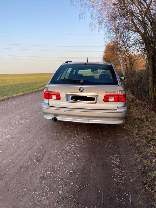 Gebraucht BMW 525 192 PS (141 kW) 2003 Grau Kombi