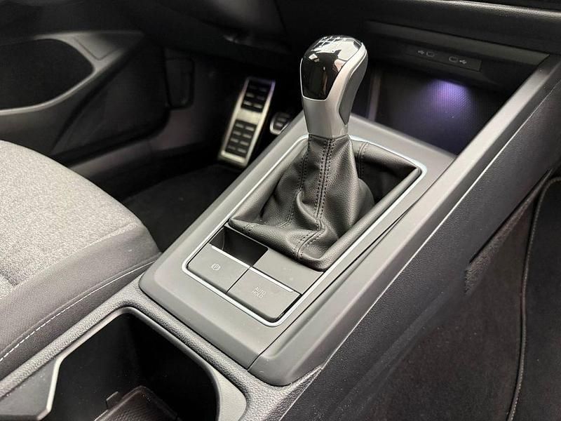 Gebraucht VW Golf VIII Move 110 PS (80 kW) 2024 Grau Kombi