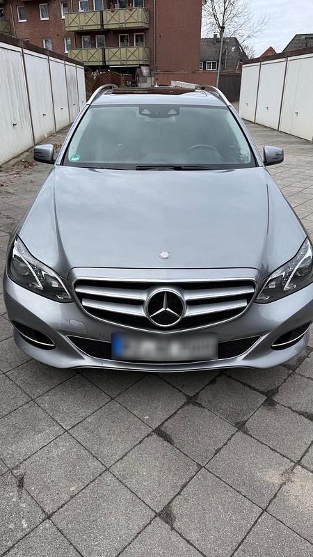 Gebraucht Mercedes E220 170 PS (125 kW) 2015 Grau Kombi