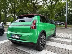 Gebraucht Renault R5 110 kW (150 PS) 2024 Grün (popgreen / blackpearlschwarz) Kleinwagen