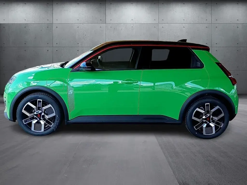 Neu Renault 5 E-Tech Komfort 110 kW (150 PS) 2026 Grün Limousine