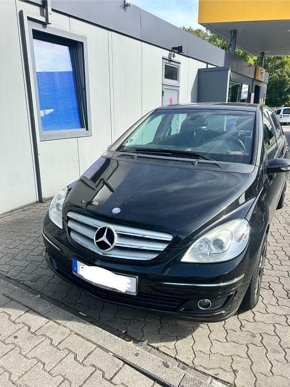 Schwarz Gebraucht 2008 Mercedes B180 Van / Kleinbus | 4.499 € (Fairer Preis) - Bild 1/4