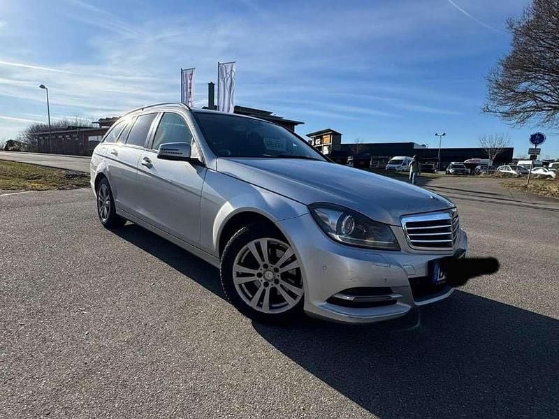 Gebraucht Mercedes C180 Elegance 120 PS (88 kW) 2013 Silber Kombi