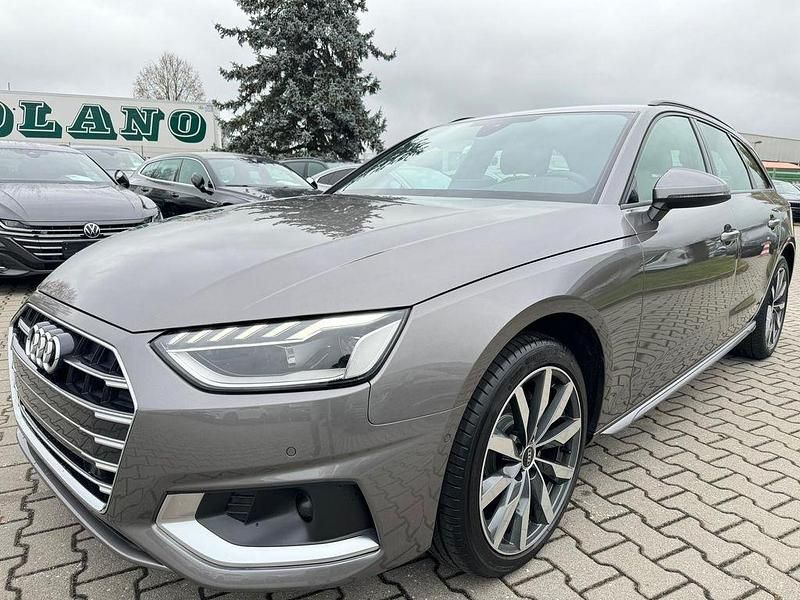 Gebraucht Audi A4 S-Line 136 PS (100 kW) 2022 Grau Limousine