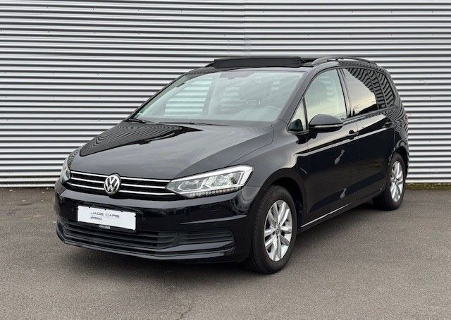 Deep black perleffekt Gebraucht 2018 VW Touran Comfortline Van / Kleinbus | 19.400 € (Fairer Preis) - Bild 1/4