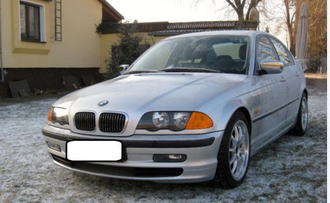 Silber Gebraucht 1998 BMW 328 Sport Line Limousine | 7.800 € (Guter Preis) - Bild 1/4