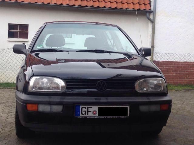 Schwarz metallic Gebraucht 1994 VW Golf III Limousine | 1.150 € - Bild 1/4