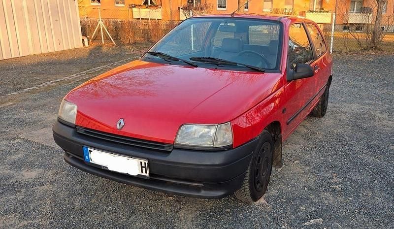 Gebraucht Renault Clio 54 PS (39 kW) 1991 Rot Limousine