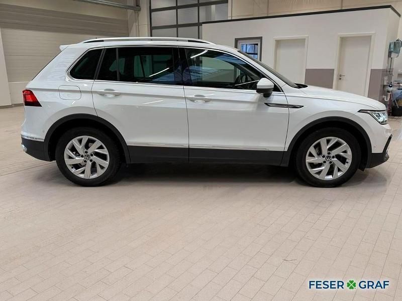 Gebraucht VW Tiguan Elegance 150 PS (110 kW) 2023 Pure white SUV