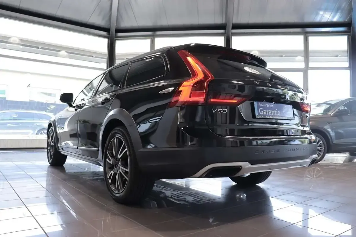 Usata Volvo V90 CC 235 CV (172 kW) 2018 Nero Station wagon